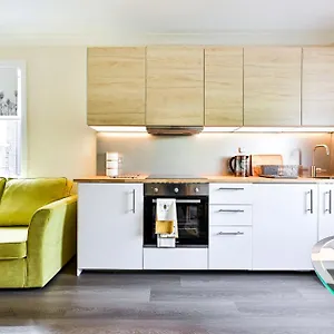 https://luxury-two-bedroom-a-stride-away-from-meridian-greenwich.cambridgehotelsuk.com